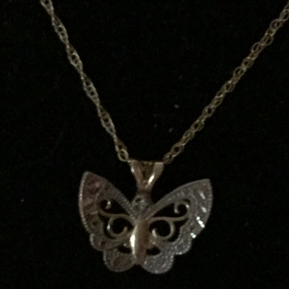 10k butterfly 🦋 necklace - Picture 1 of 6